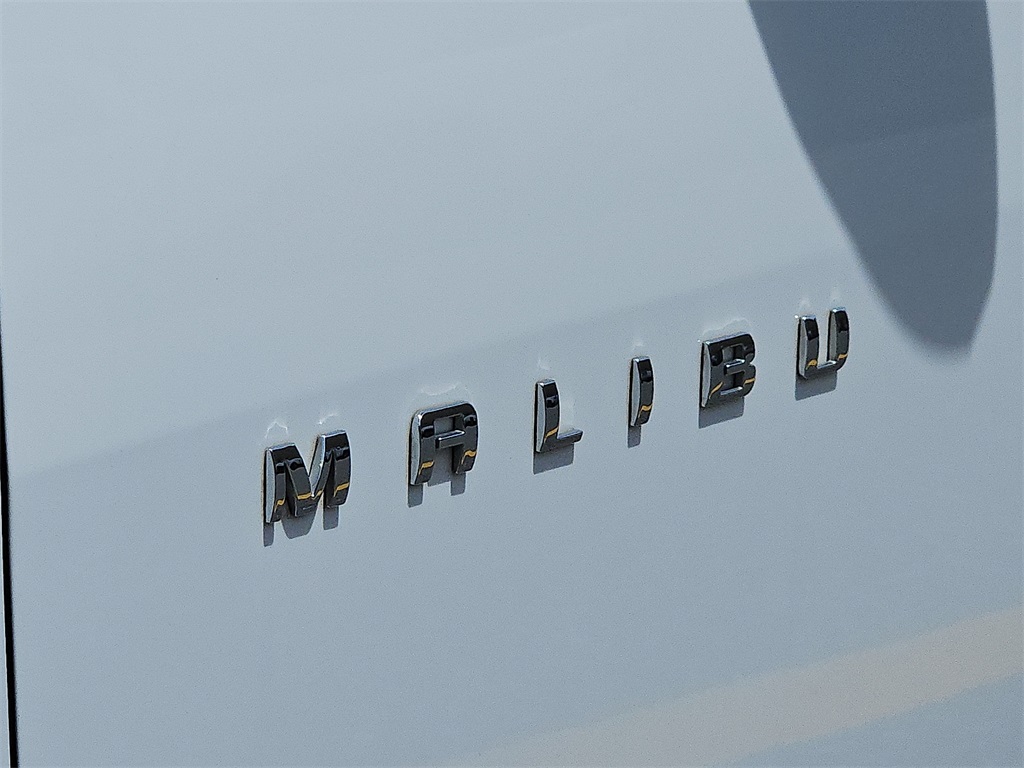 Thumbnail: 2022 Chevrolet Malibu - 31
