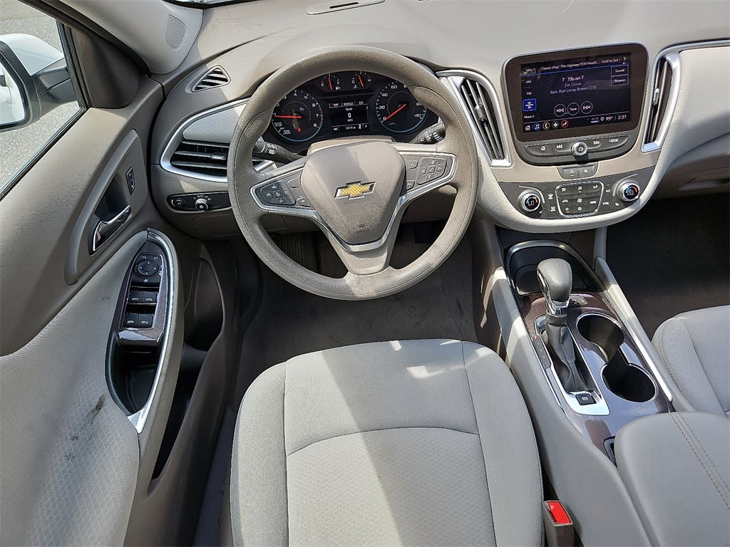 Thumbnail: 2022 Chevrolet Malibu - 2