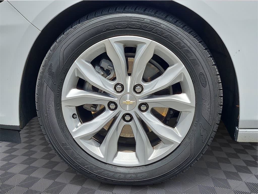 Thumbnail: 2022 Chevrolet Malibu - 8