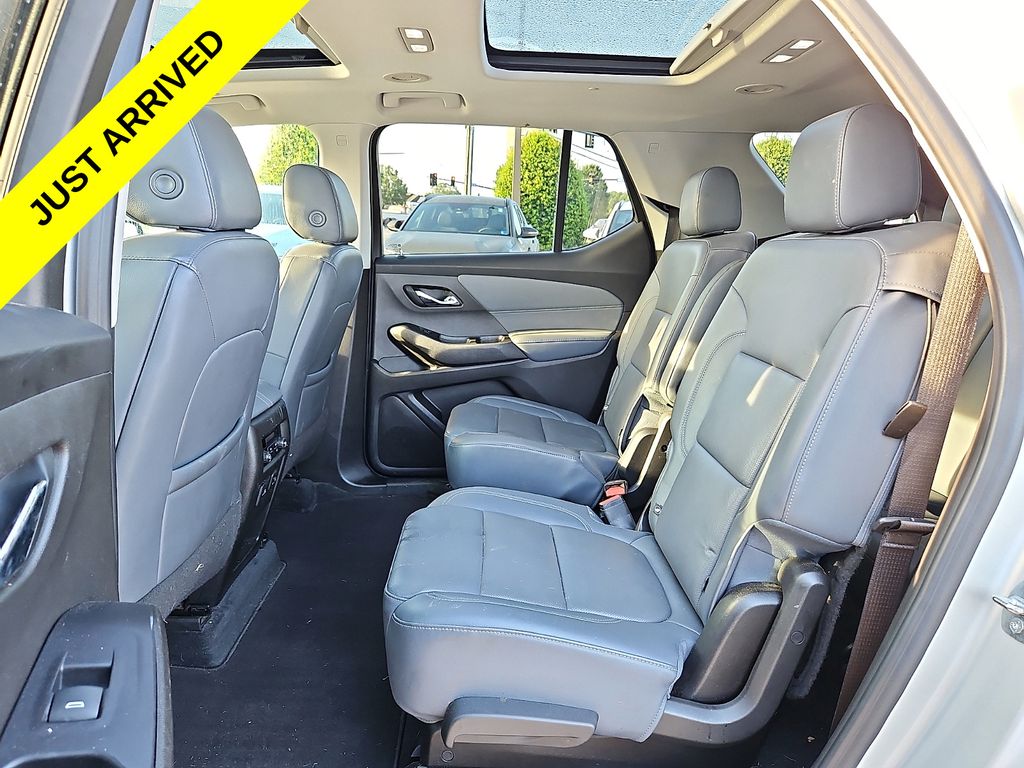 Thumbnail: 2021 Chevrolet Traverse - 10