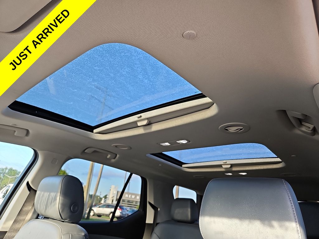 Thumbnail: 2021 Chevrolet Traverse - 21