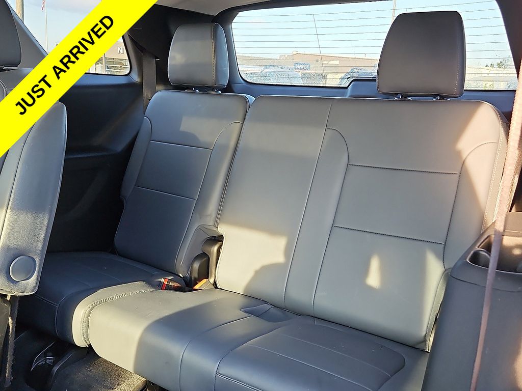 Thumbnail: 2021 Chevrolet Traverse - 19
