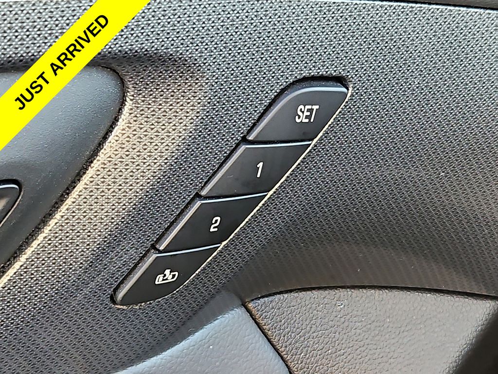 Thumbnail: 2021 Chevrolet Traverse - 27