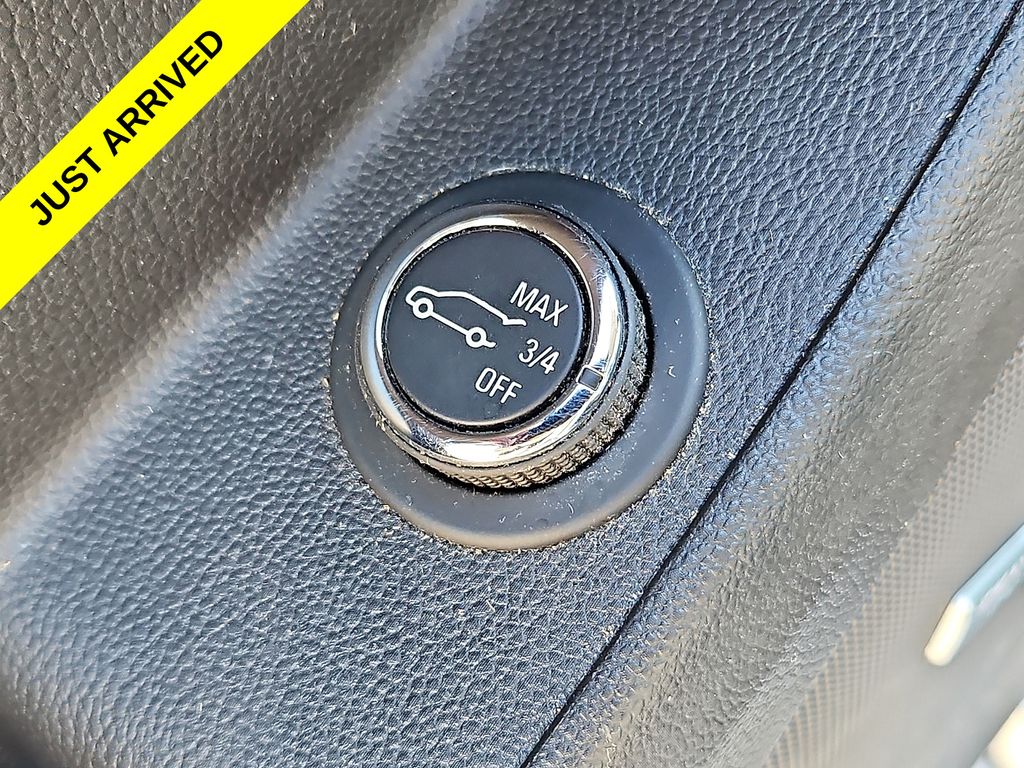 Thumbnail: 2021 Chevrolet Traverse - 28