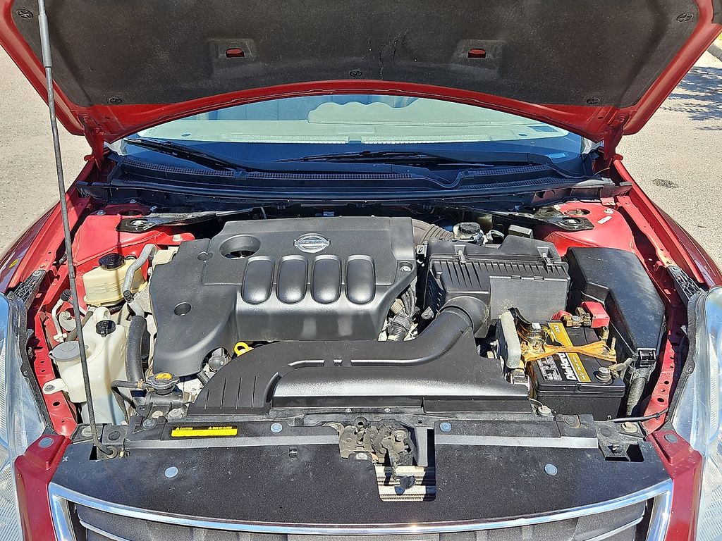 Thumbnail: 2010 Nissan Altima - 8