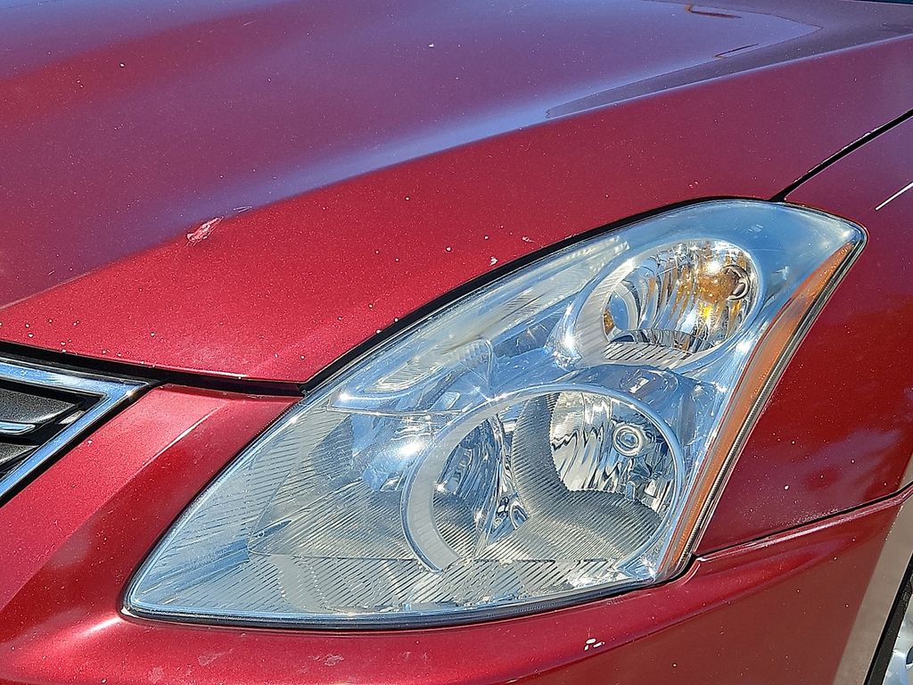 Thumbnail: 2010 Nissan Altima - 20