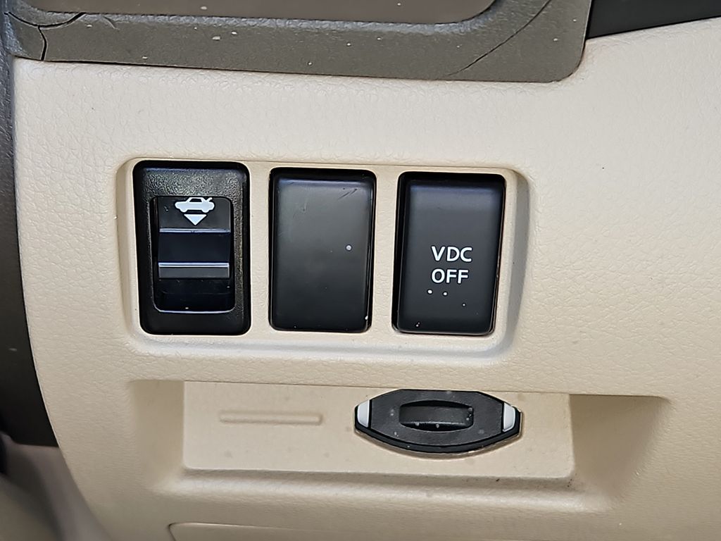 Thumbnail: 2010 Nissan Altima - 30