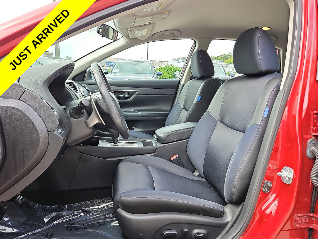 Thumbnail: 2017 Nissan Altima - 9