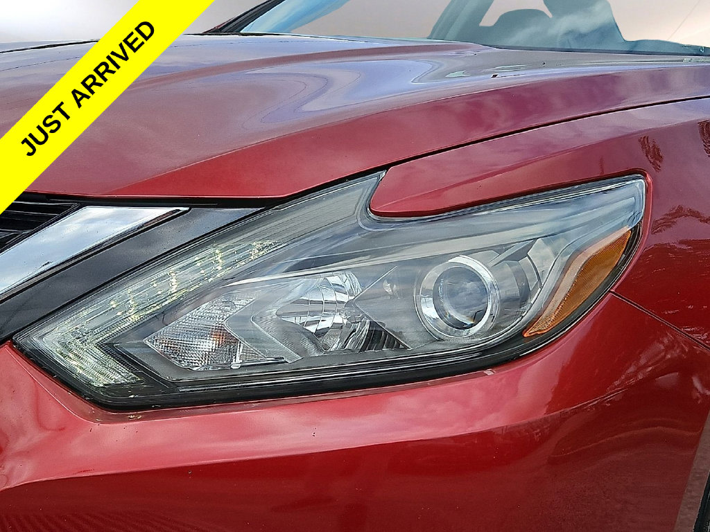 Thumbnail: 2017 Nissan Altima - 20