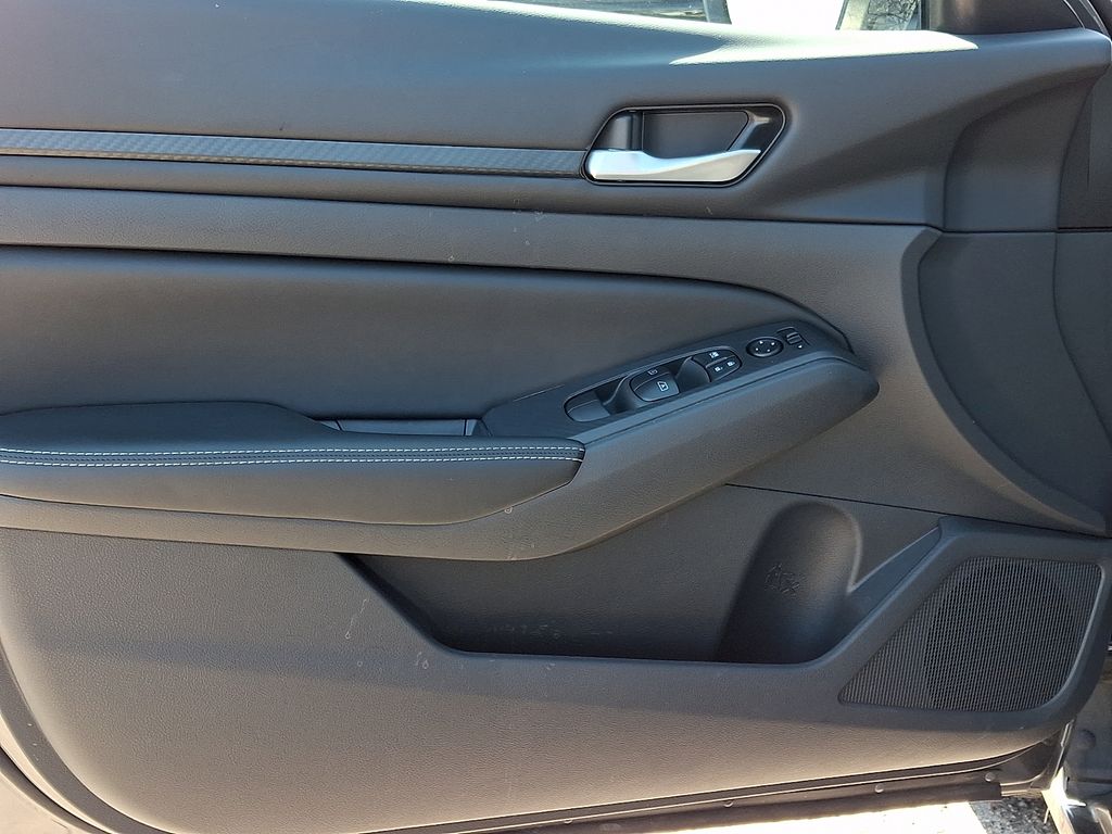 Thumbnail: 2025 Nissan Altima - 20