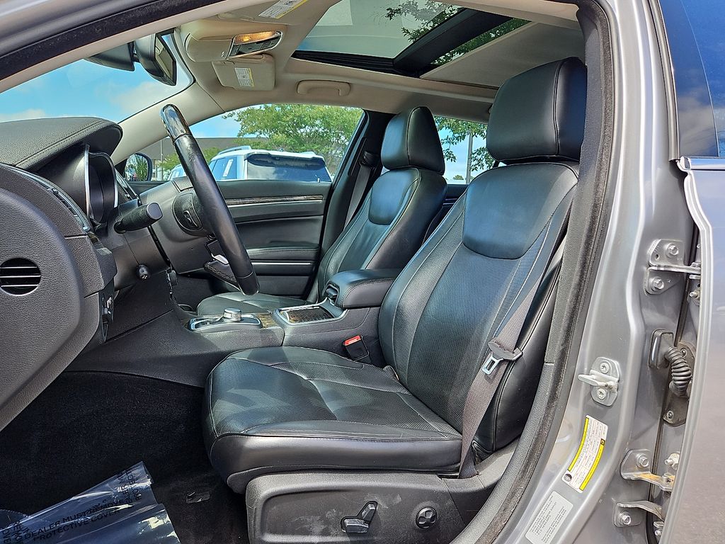 Thumbnail: 2016 Chrysler 300 - 10