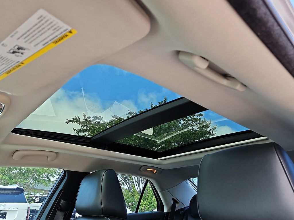 Thumbnail: 2016 Chrysler 300 - 21