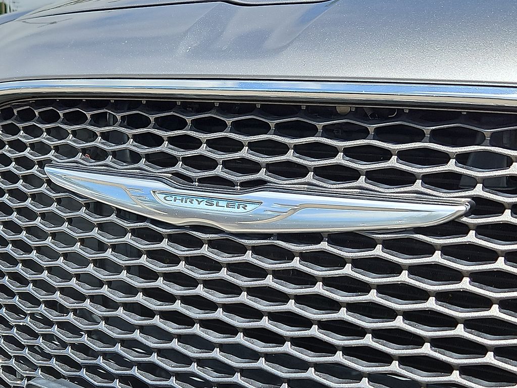 Thumbnail: 2016 Chrysler 300 - 7