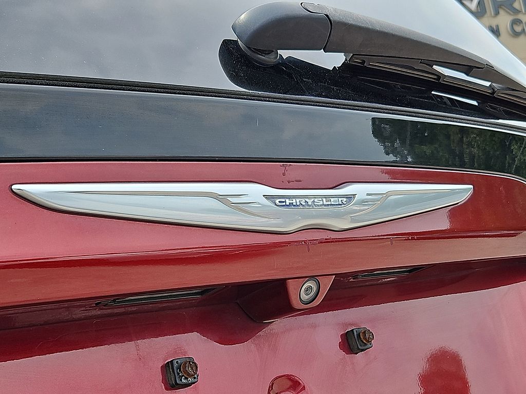 Thumbnail: 2017 Chrysler Pacifica - 31