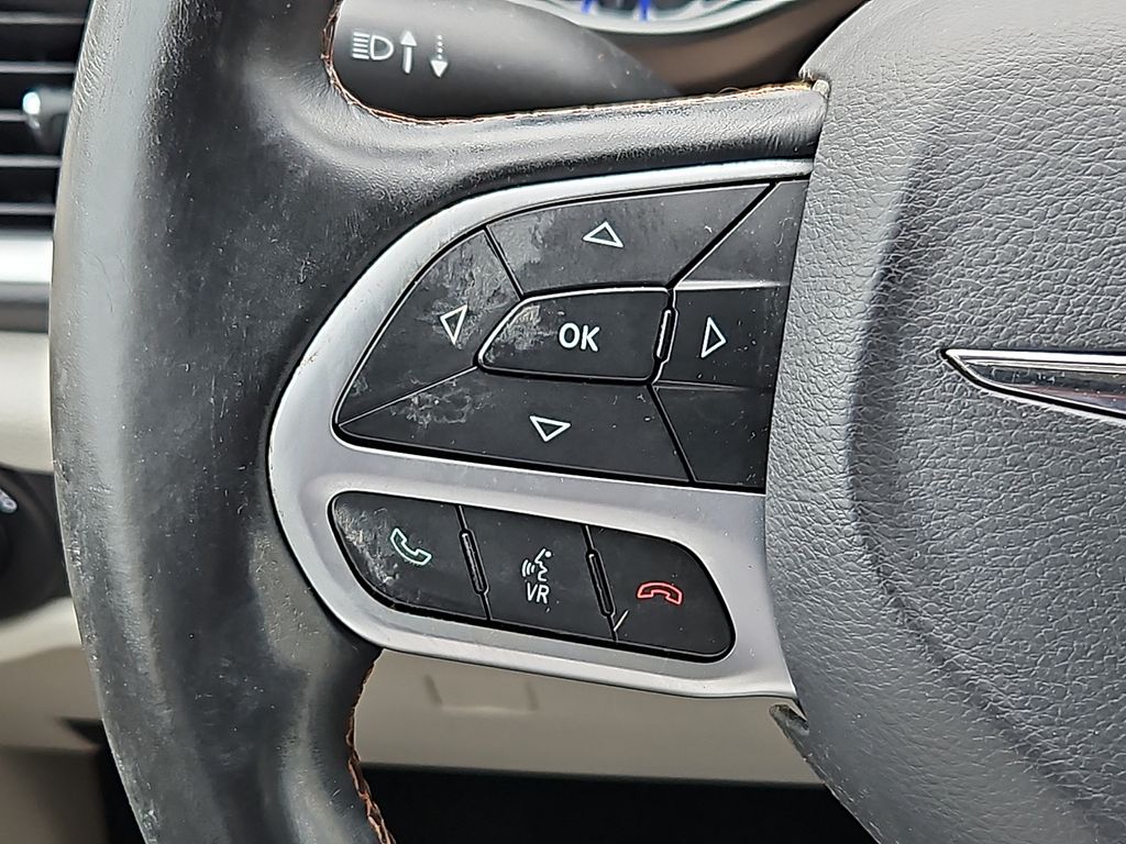 Thumbnail: 2017 Chrysler Pacifica - 24