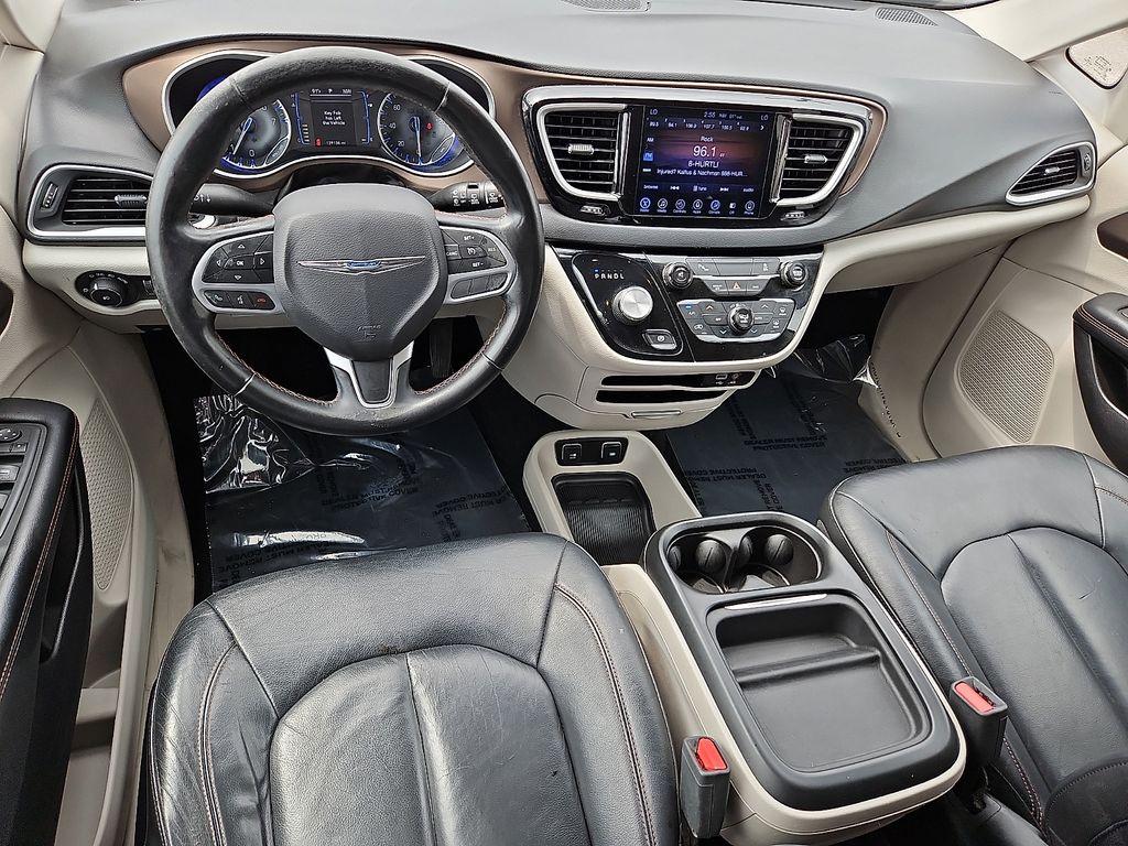 Thumbnail: 2017 Chrysler Pacifica - 2