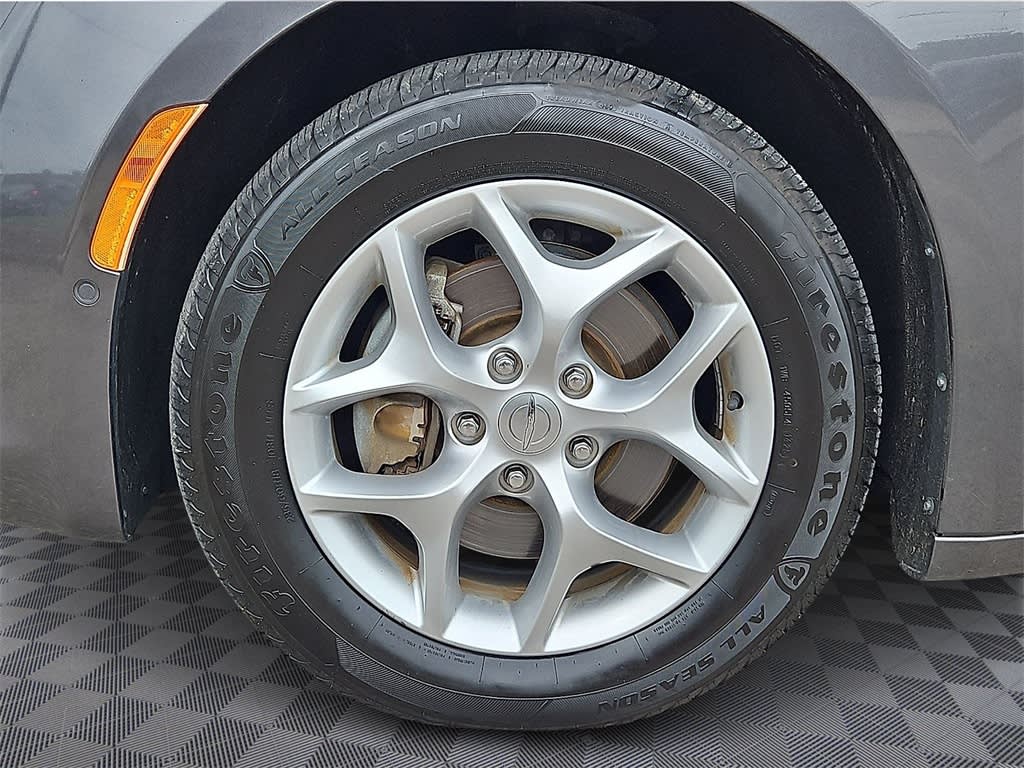 Thumbnail: 2019 Chrysler Pacifica - 8
