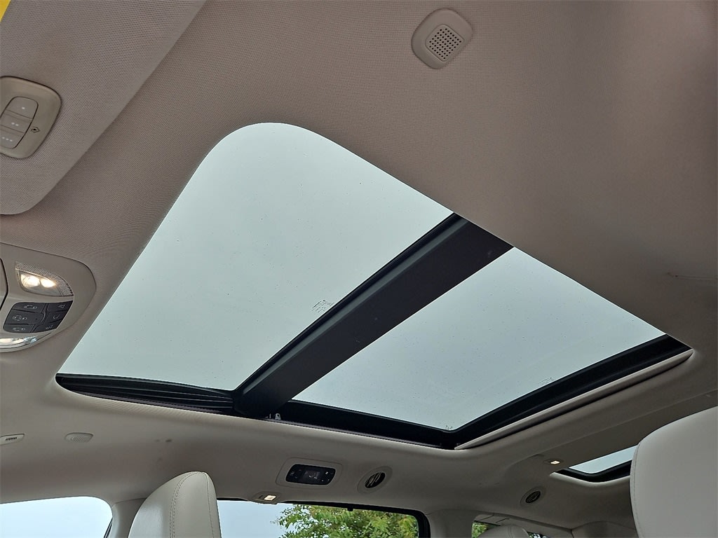 Thumbnail: 2019 Chrysler Pacifica - 22