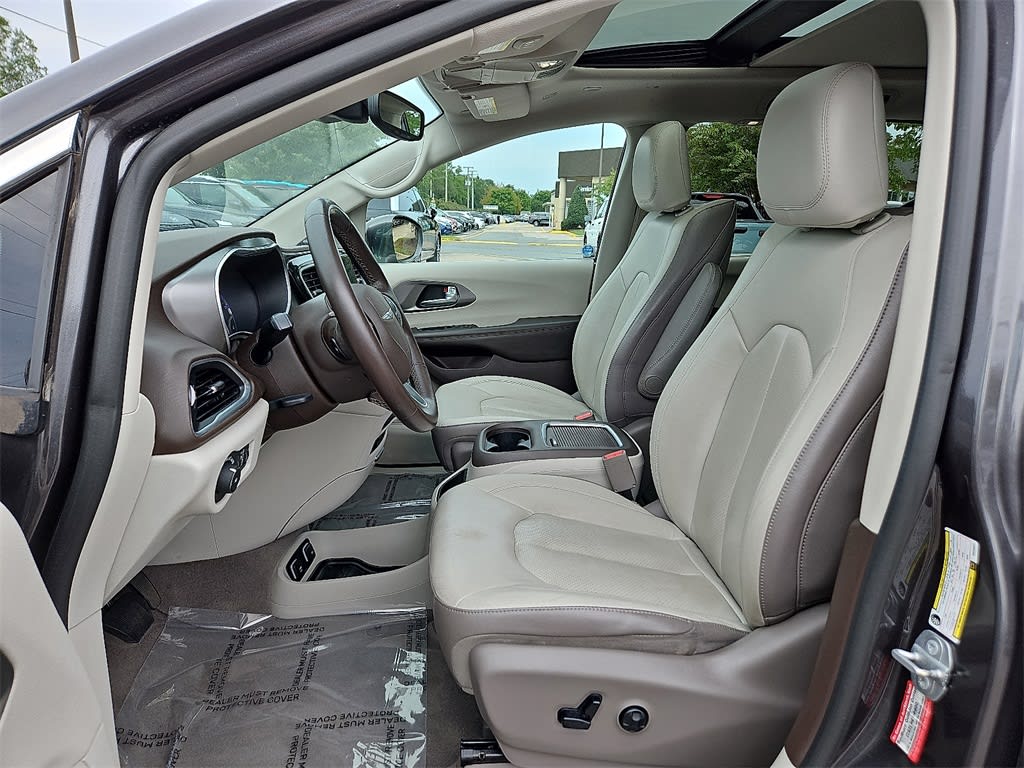 Thumbnail: 2019 Chrysler Pacifica - 11