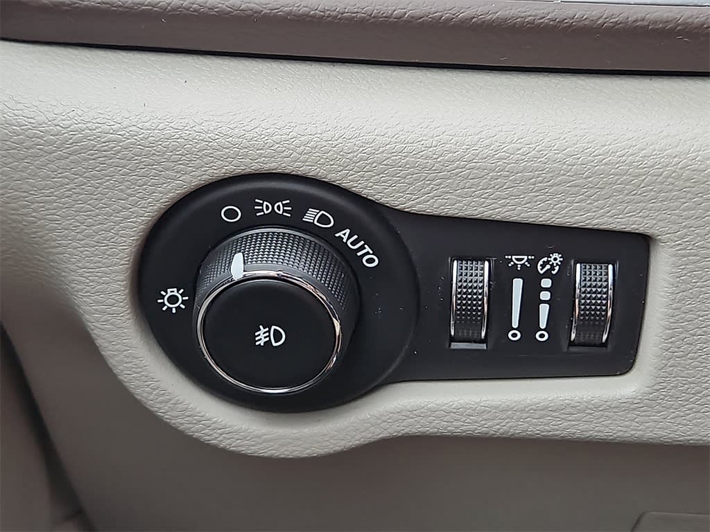 Thumbnail: 2019 Chrysler Pacifica - 29