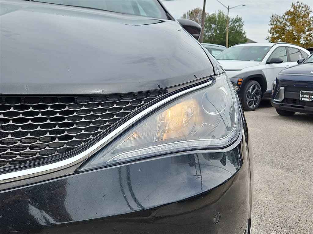 Thumbnail: 2019 Chrysler Pacifica - 20