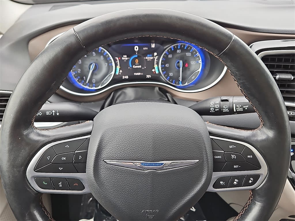 Thumbnail: 2019 Chrysler Pacifica - 10