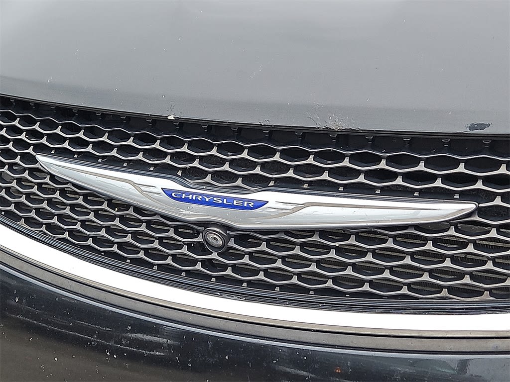 Thumbnail: 2019 Chrysler Pacifica - 7