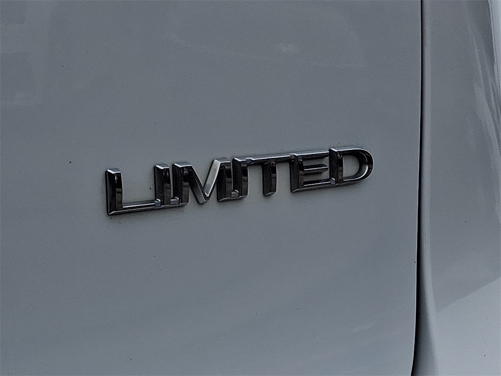 Thumbnail: 2018 Chrysler Pacifica - 33