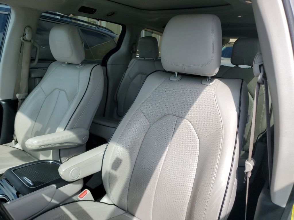 Thumbnail: 2021 Chrysler Pacifica - 6