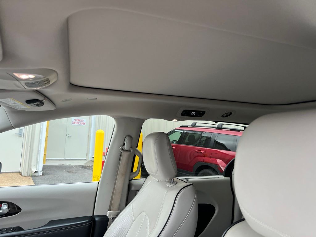 Thumbnail: 2021 Chrysler Pacifica - 15
