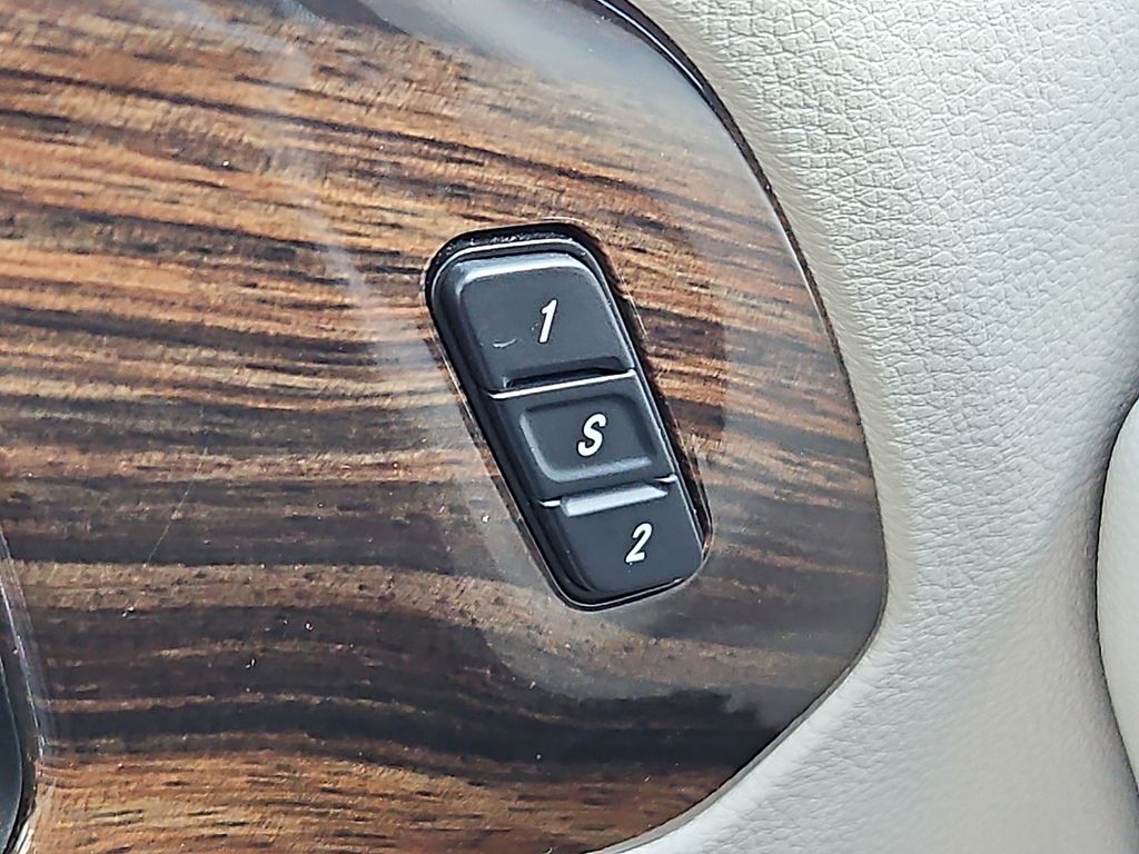 Thumbnail: 2021 Chrysler Pacifica - 14