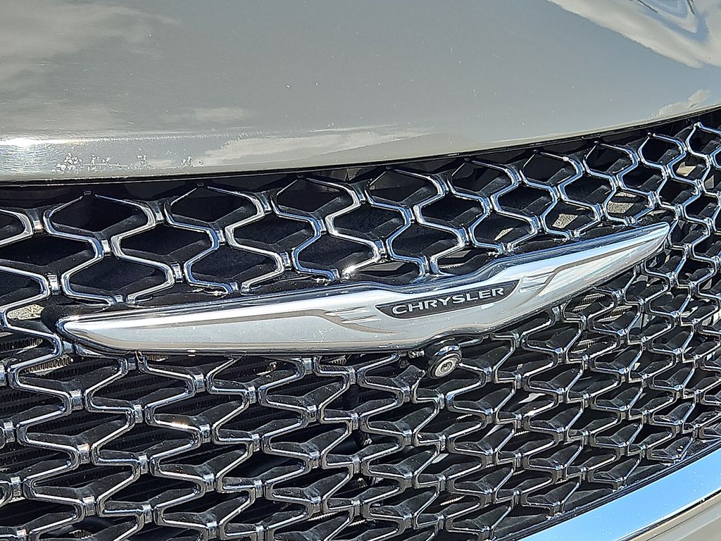 Thumbnail: 2021 Chrysler Pacifica - 31