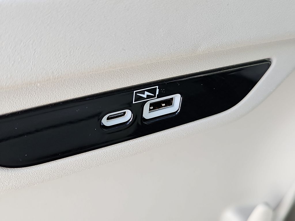 Thumbnail: 2021 Chrysler Pacifica - 30