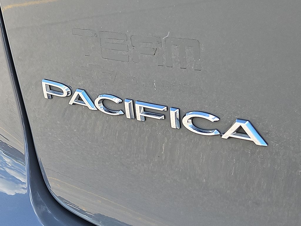 Thumbnail: 2021 Chrysler Pacifica - 32