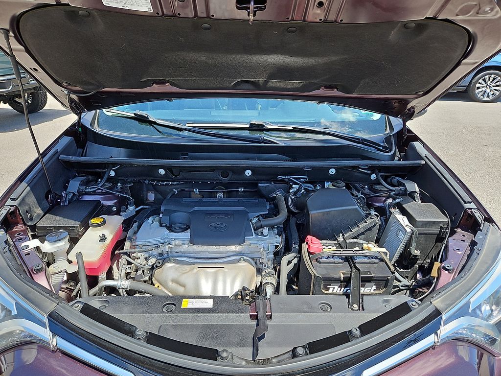 Thumbnail: 2016 Toyota RAV4 - 8