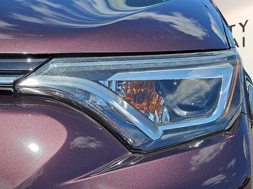 Thumbnail: 2016 Toyota RAV4 - 20