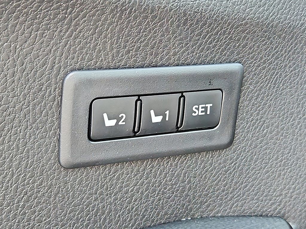 Thumbnail: 2016 Toyota RAV4 - 29
