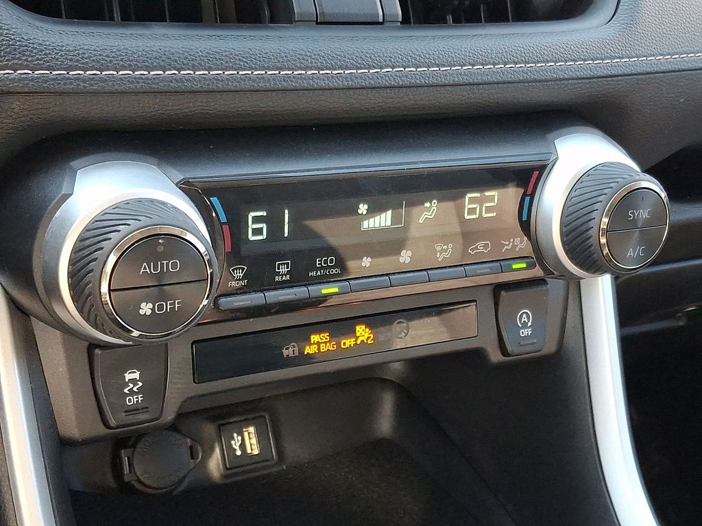 Thumbnail: 2024 Toyota RAV4 - 21
