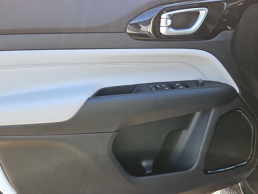 Thumbnail: 2025 Jeep Compass - 18