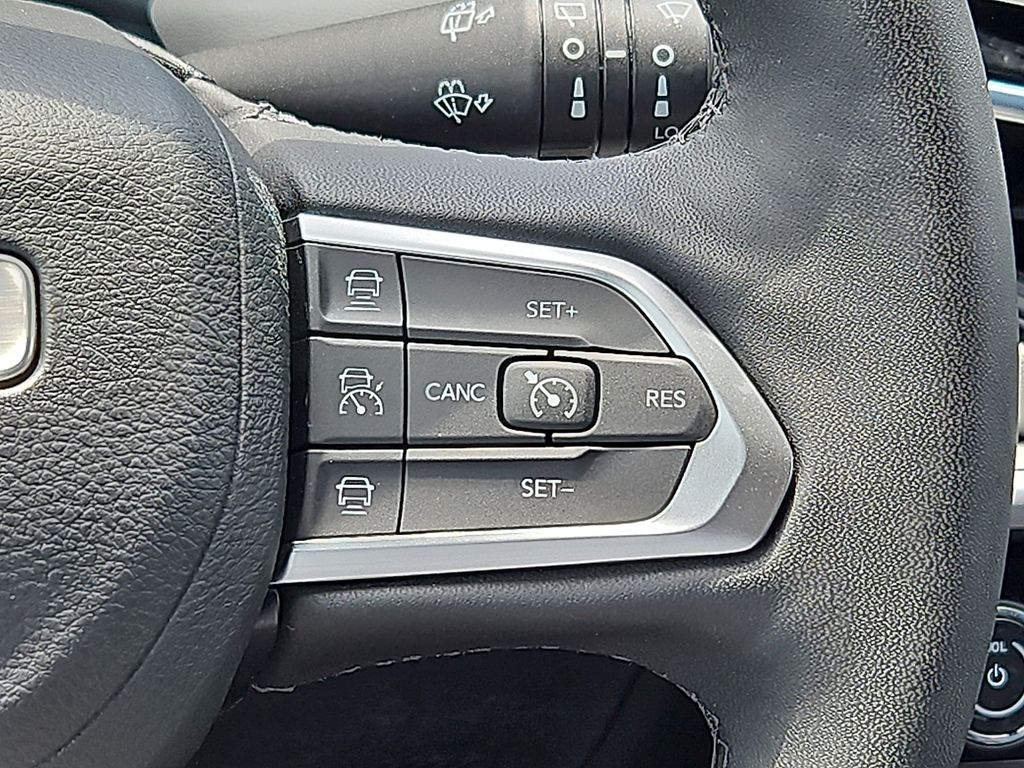 Thumbnail: 2025 Jeep Compass - 24