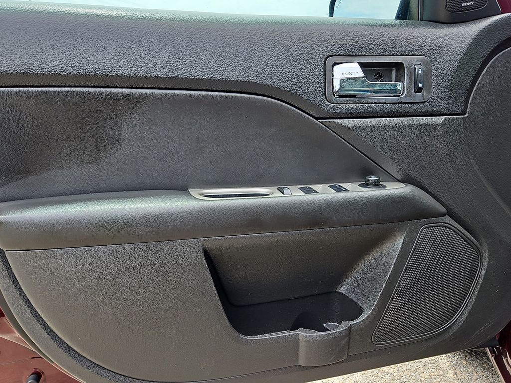 Thumbnail: 2012 Ford Fusion - 20