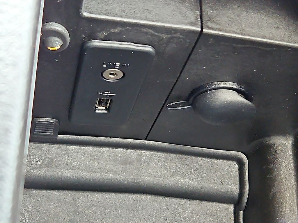 Thumbnail: 2012 Ford Fusion - 28