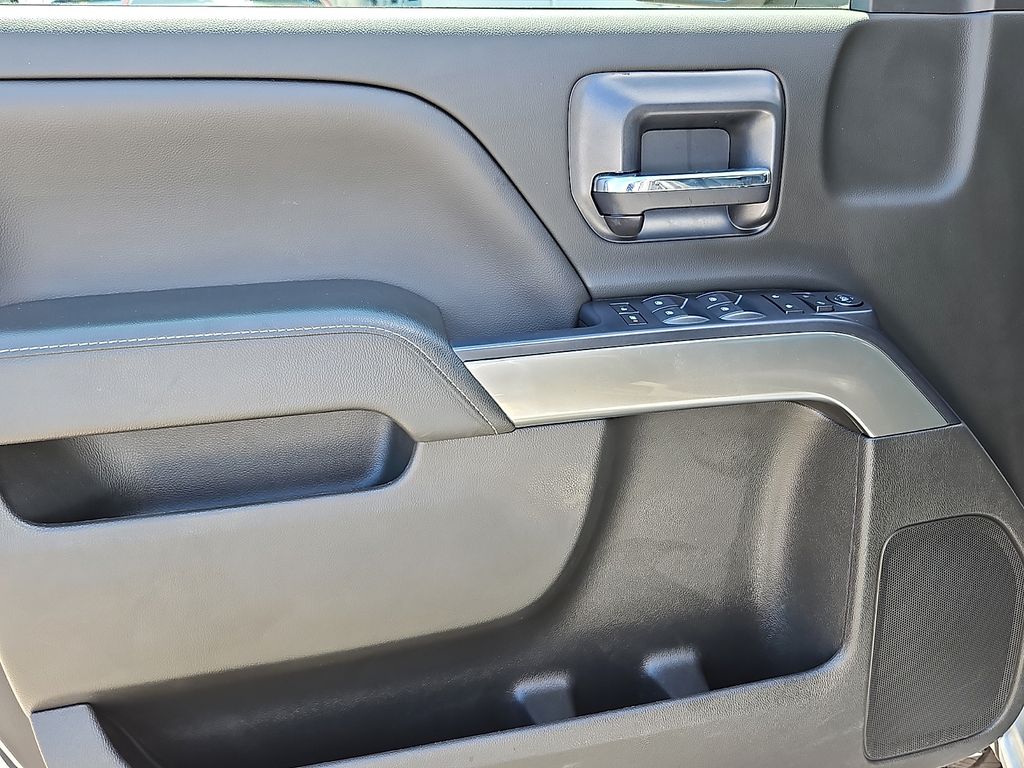 Thumbnail: 2018 Chevrolet Silverado 1500 - 19