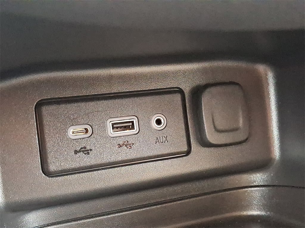 Thumbnail: 2022 Chevrolet Equinox - 27