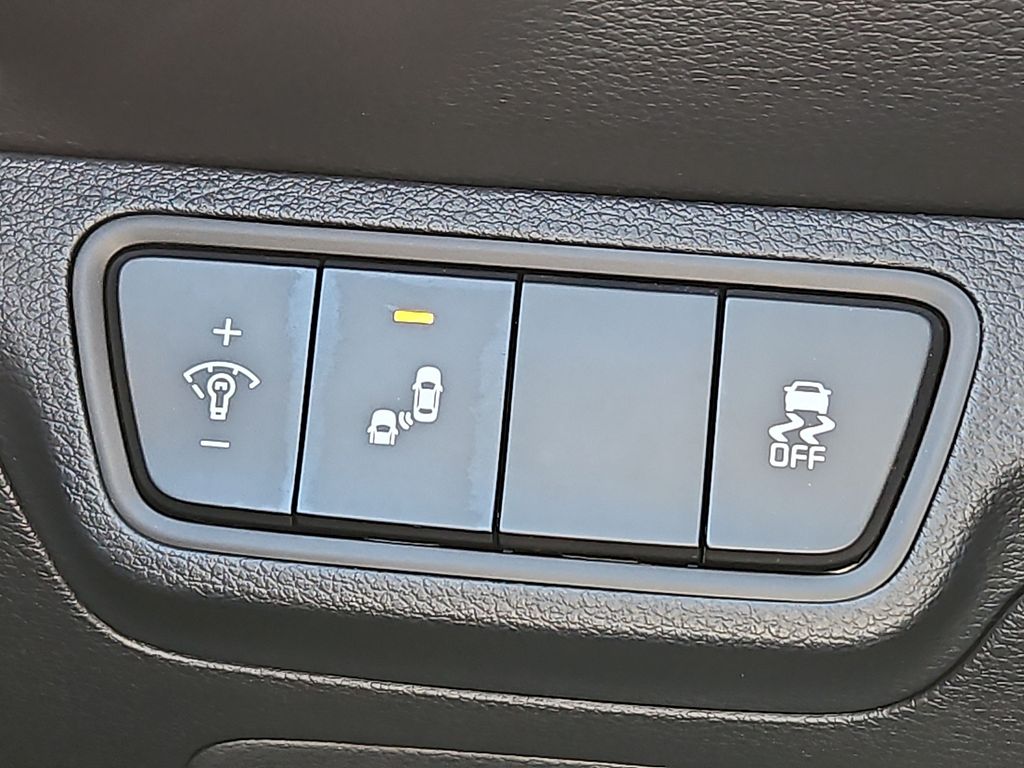 Thumbnail: 2024 Kia Forte - 28