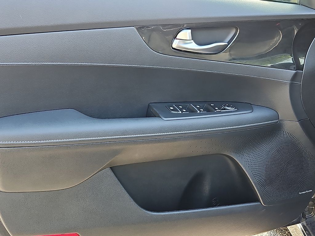 Thumbnail: 2024 Kia Forte - 20