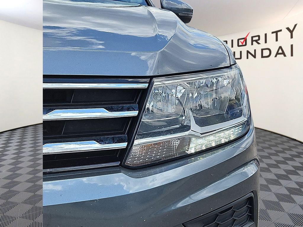 Thumbnail: 2021 Volkswagen Tiguan - 18