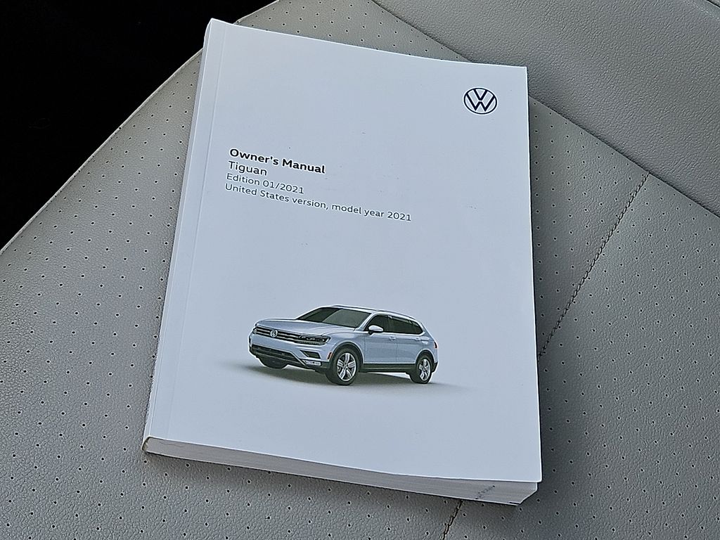 Thumbnail: 2021 Volkswagen Tiguan - 14