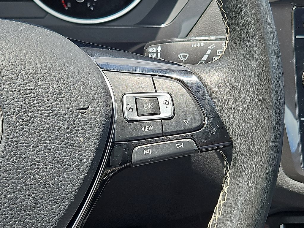 Thumbnail: 2021 Volkswagen Tiguan - 23