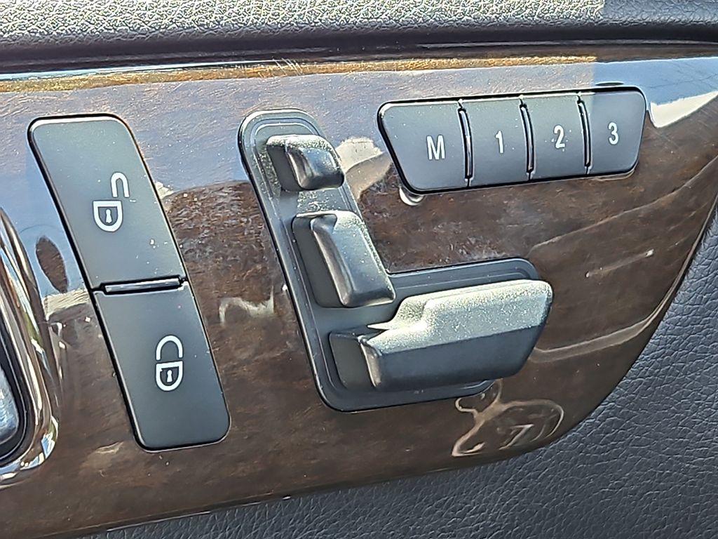 Thumbnail: 2015 Mercedes-Benz M-Class - 27